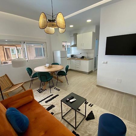 City Center And Beach Renovated Apartment ฟูเอนฮิโรลา ภายนอก รูปภาพ