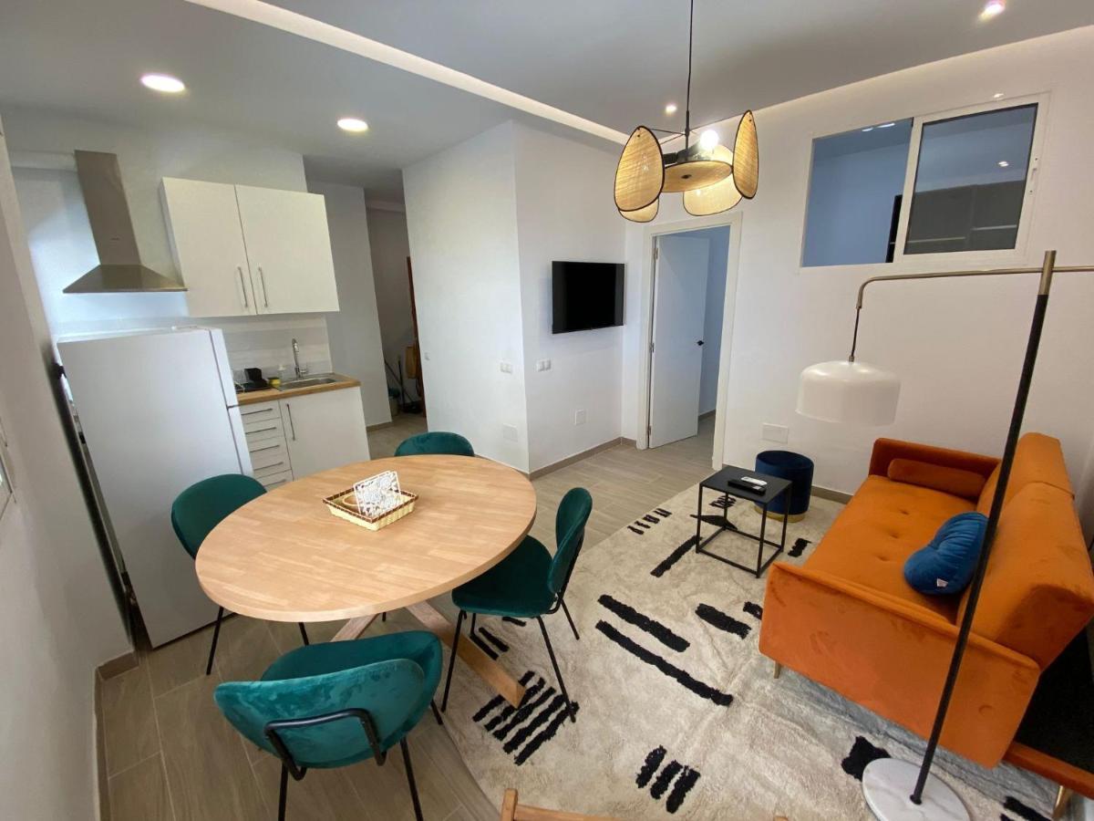 City Center And Beach Renovated Apartment ฟูเอนฮิโรลา ภายนอก รูปภาพ